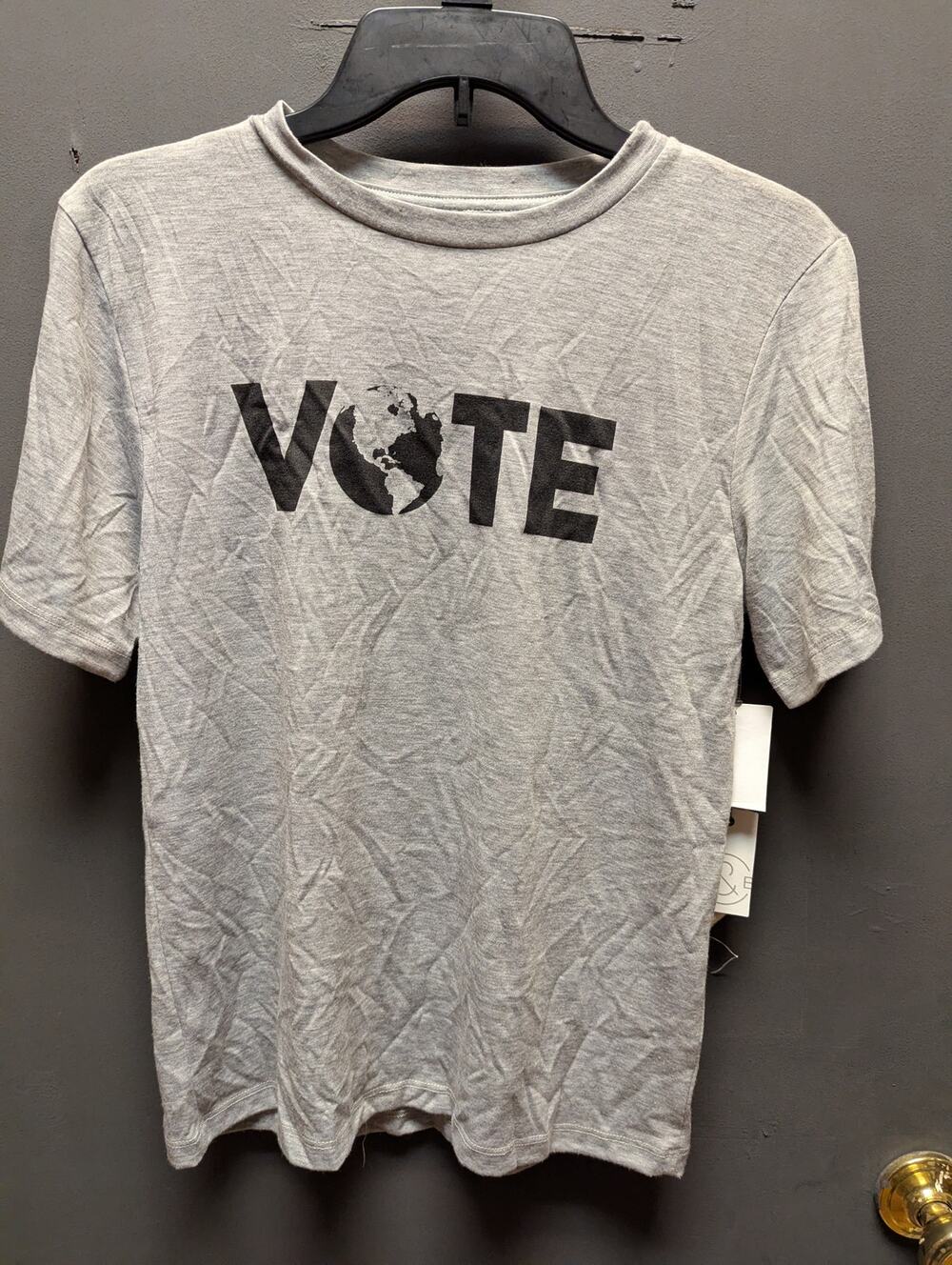 T&B Vote Graphic Tee Gray Crew Neck Heritage Casual Everyday T-Shirt Juniors XL